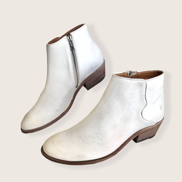 Frye Carson Piping Off-White Retro Chelsea Almond Toe Low Block Heel Ankle Boots - Picture 13 of 16